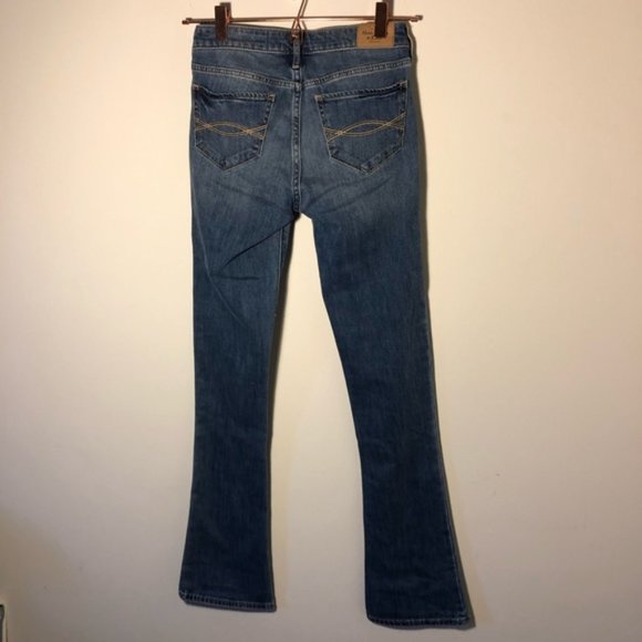 A&F Abercrombie the Skinny Boot Jean - Picture 2 of 7